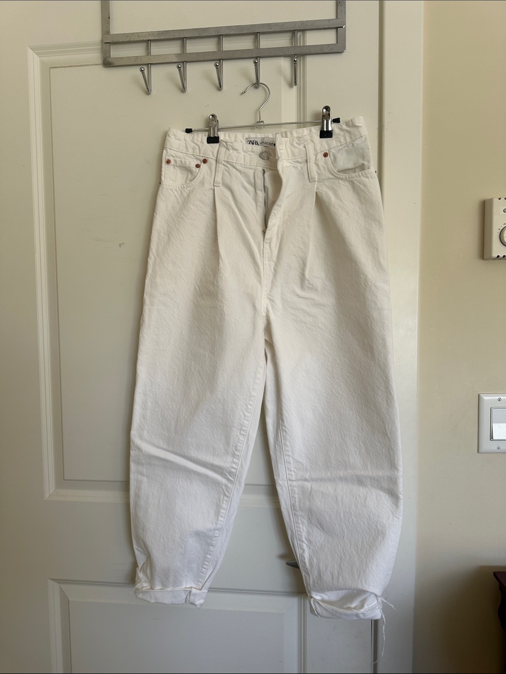 Zara Cream High-Waist Jeans